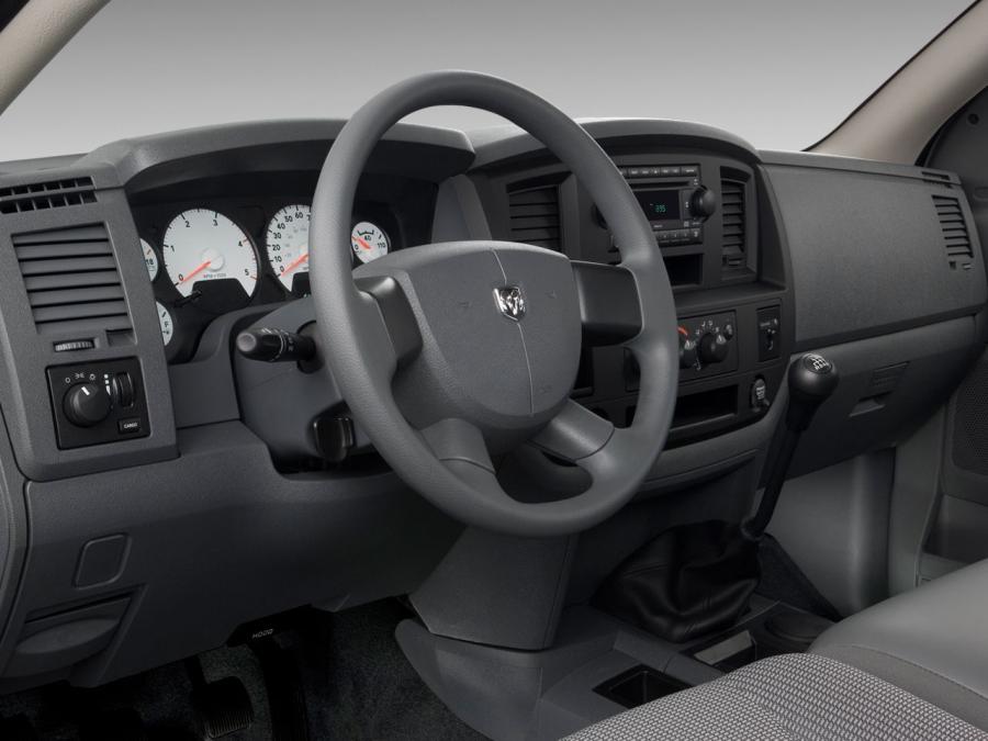  Dodge Ram 2500 Regular Cab 2006 года  (фото 3 из 6)